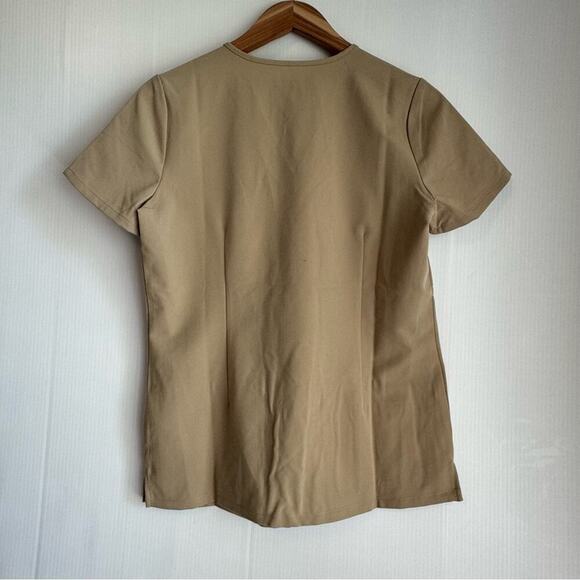 🆕 Figs Casma three-pocket top color: sandstone beige size xs NWT - Picture 6 of 7
